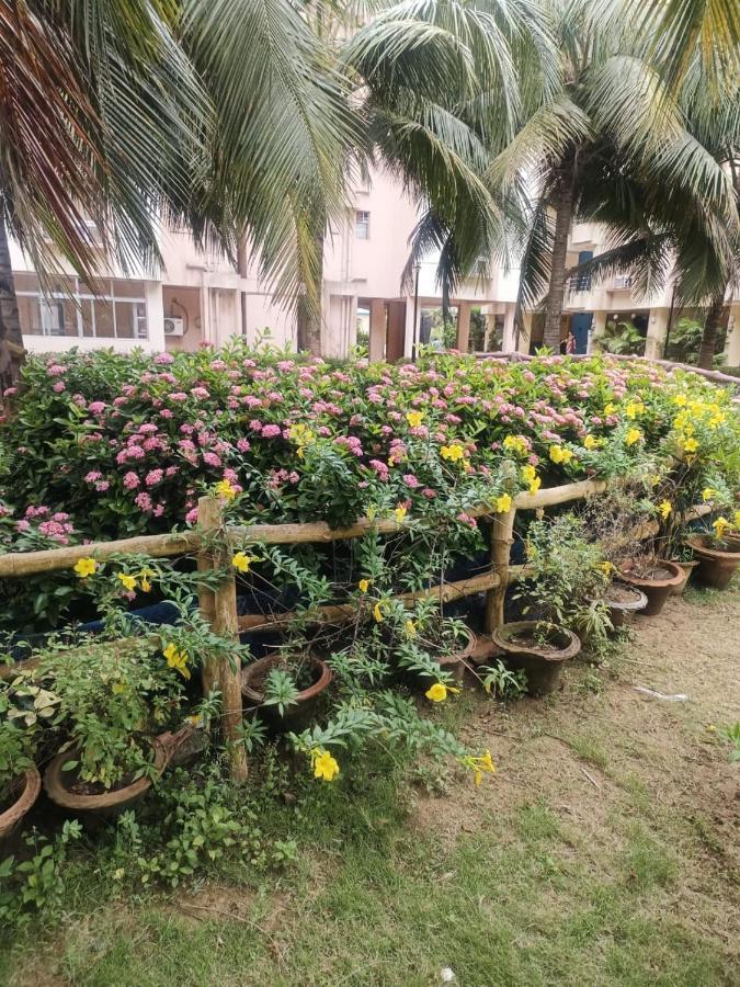 Green Heaven Shree Hotel Puri Ngoại thất bức ảnh